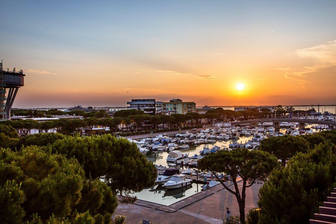 Condominio Italia Lignano Sabbiadoro Exterior photo